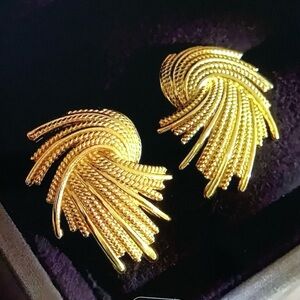 Stunning Unique Fashion Earrings